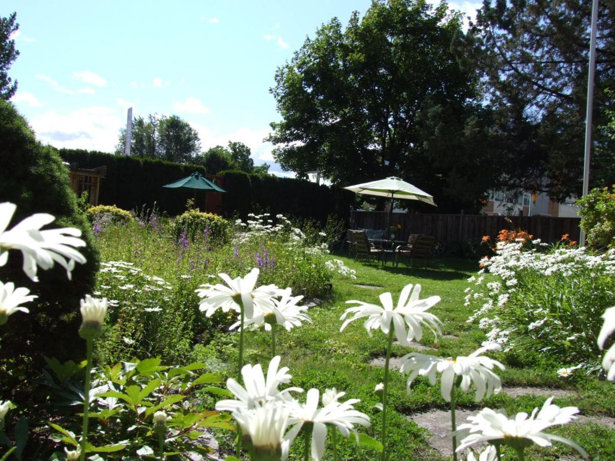 Stirling House Bed and Breakfast Kelowna Exterior foto