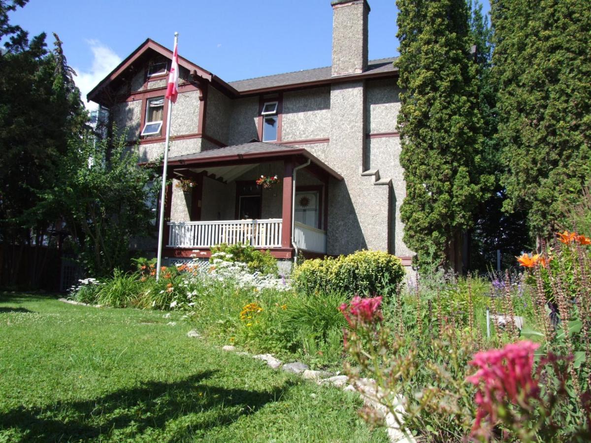 Stirling House Bed and Breakfast Kelowna Exterior foto